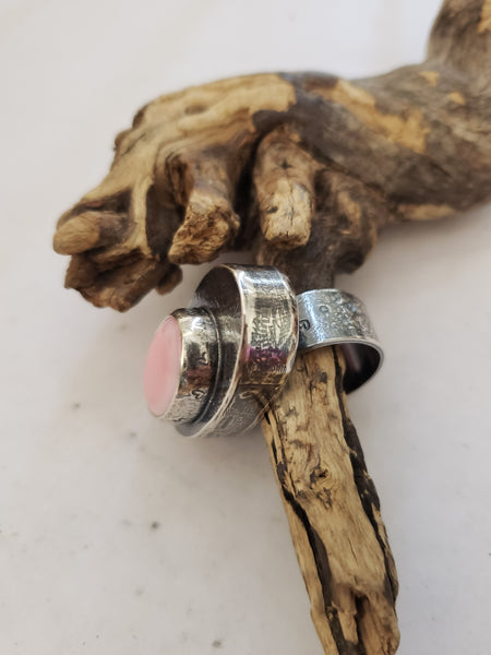 Pink Conch Hollow-Form Ring