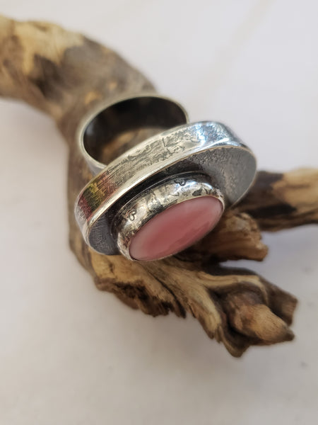 Pink Conch Hollow-Form Ring