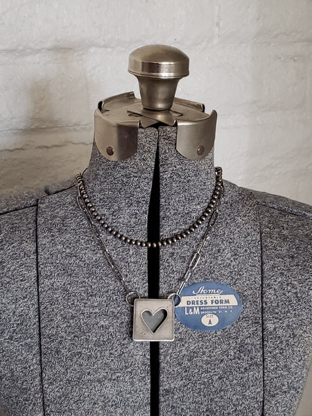 Hollow-form Heart Necklace