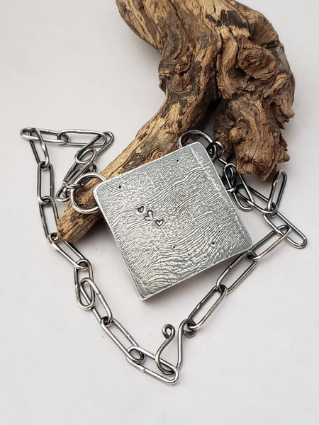 Hollow-form Heart Necklace