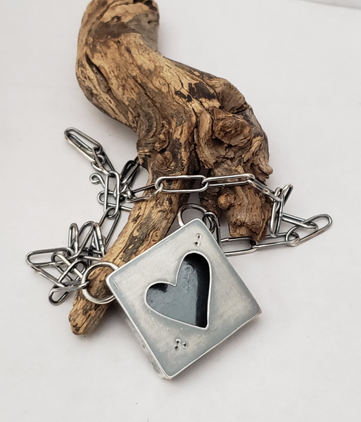 Hollow-form Heart Necklace