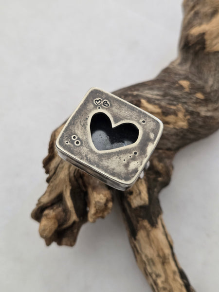 Hollow-Form Cube Heart Ring