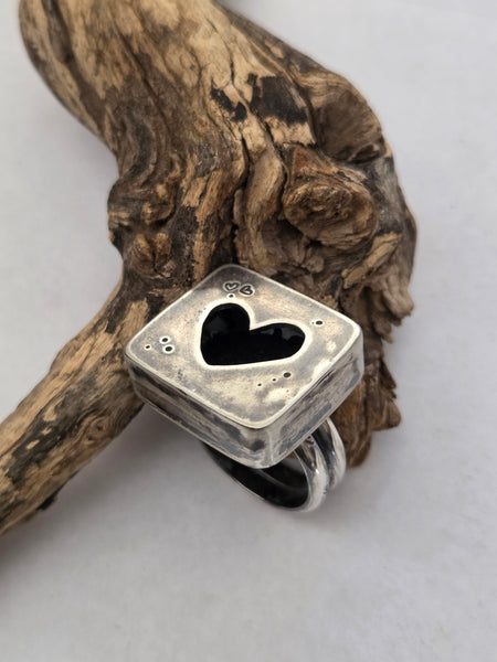 Hollow-Form Cube Heart Ring