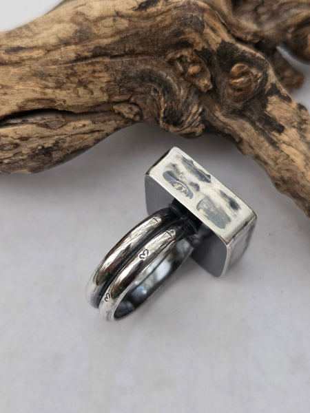 Hollow-Form Cube Heart Ring