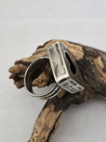 Hollow-Form Cube Heart Ring