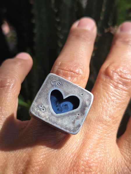 Hollow-Form Cube Heart Ring